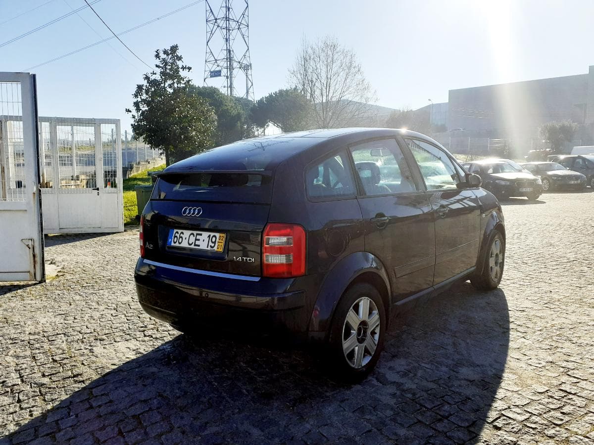Audi A2 1.4 TDI · Ano 2002 — imagem 4