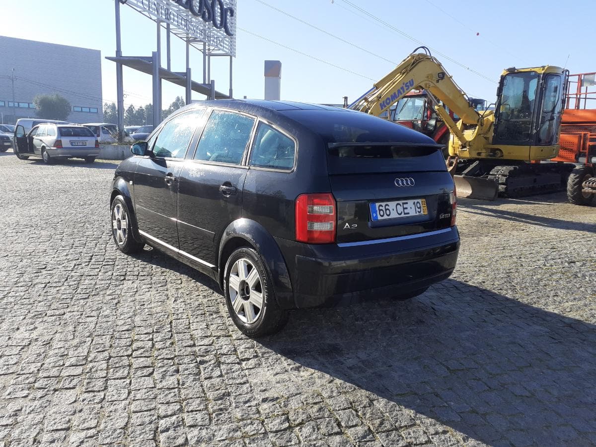 Audi A2 1.4 TDI · Ano 2002 — imagem 6