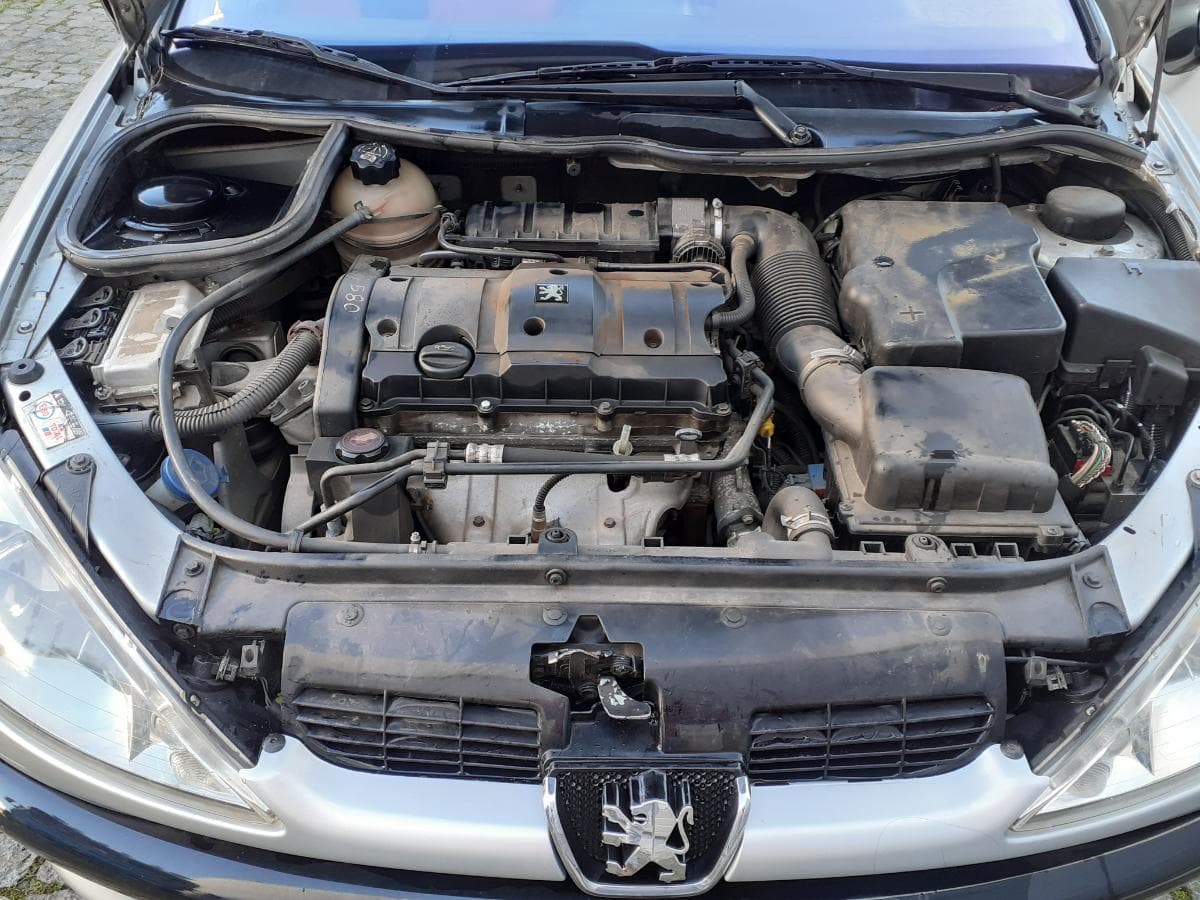Peugeot 206 CC 1.6 Cabrio · Ano 2002 — imagen 20