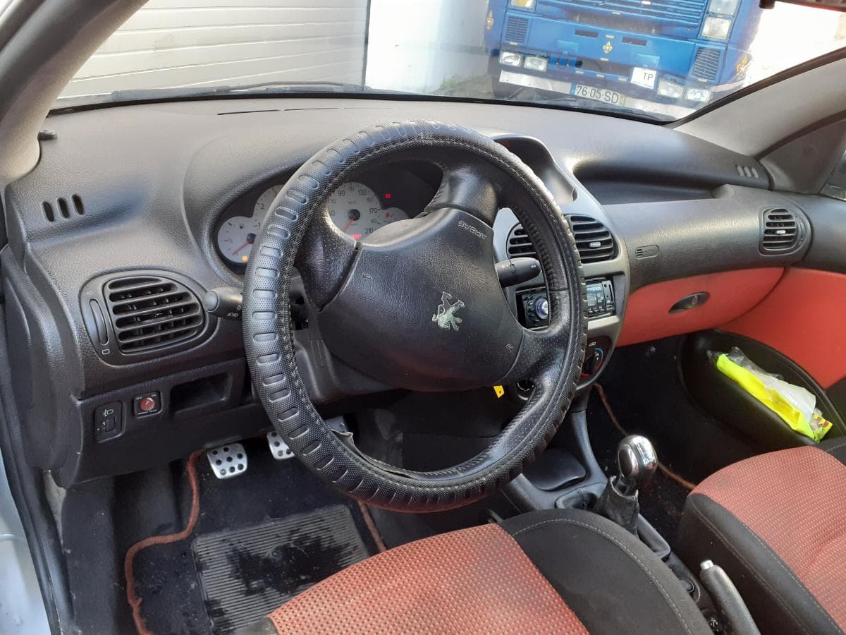 Peugeot 206 CC 1.6 Cabrio · Ano 2002 — imagen 14