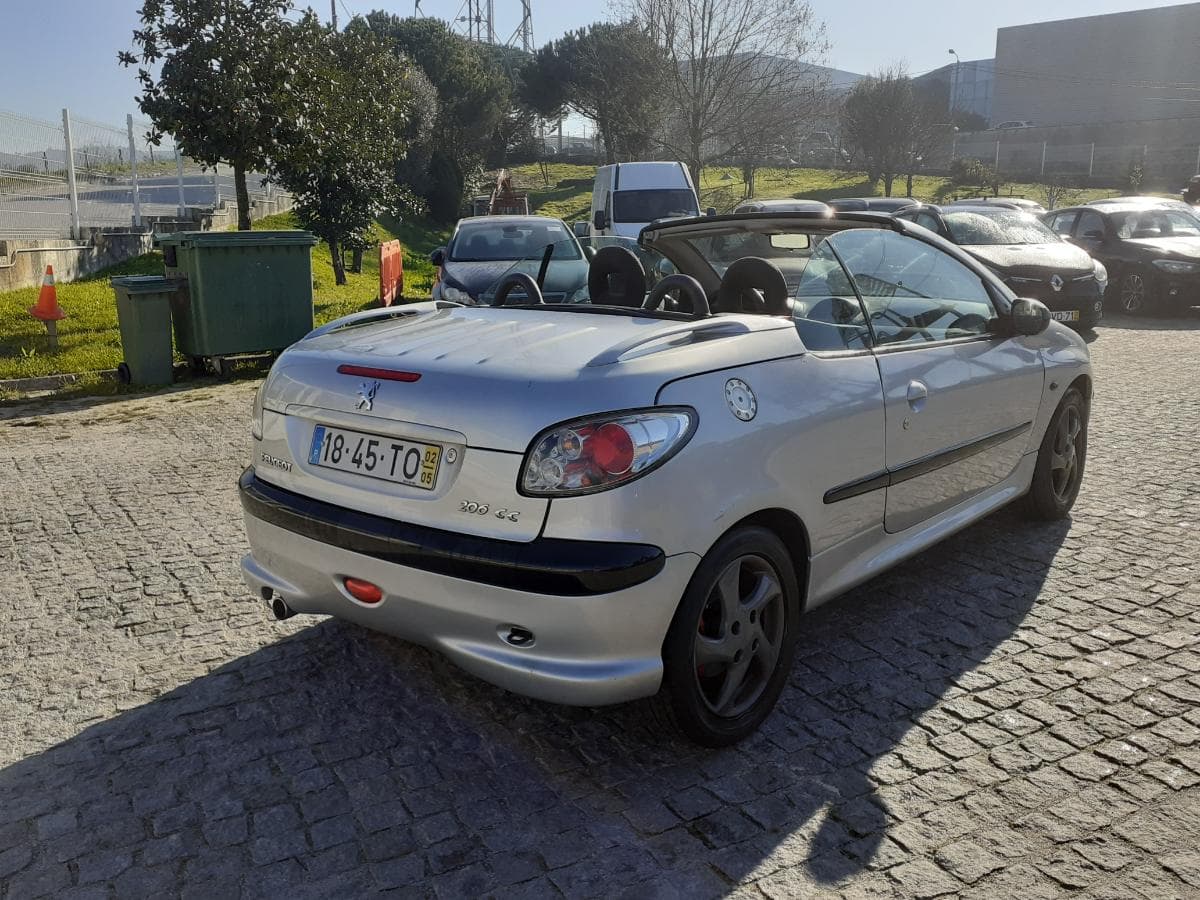 Peugeot 206 CC 1.6 Cabrio · Ano 2002 — imagen 10