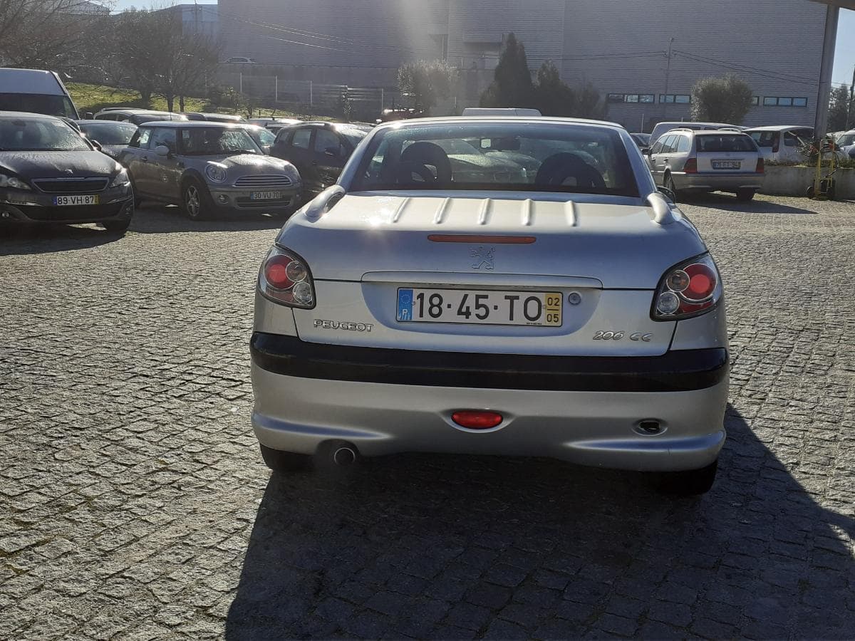 Peugeot 206 CC 1.6 Cabrio · Ano 2002 — imagen 5