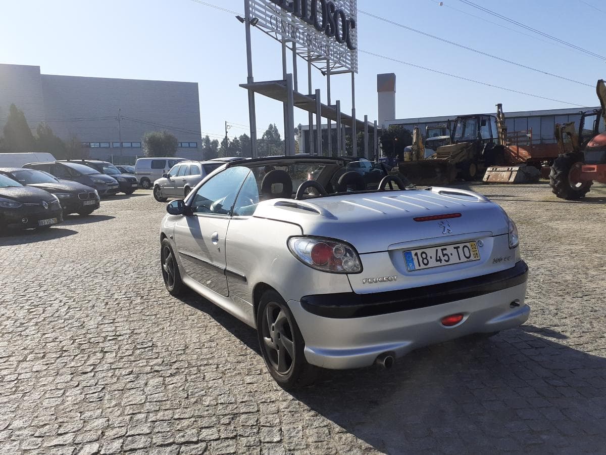 Peugeot 206 CC 1.6 Cabrio · Ano 2002 — imagen 8