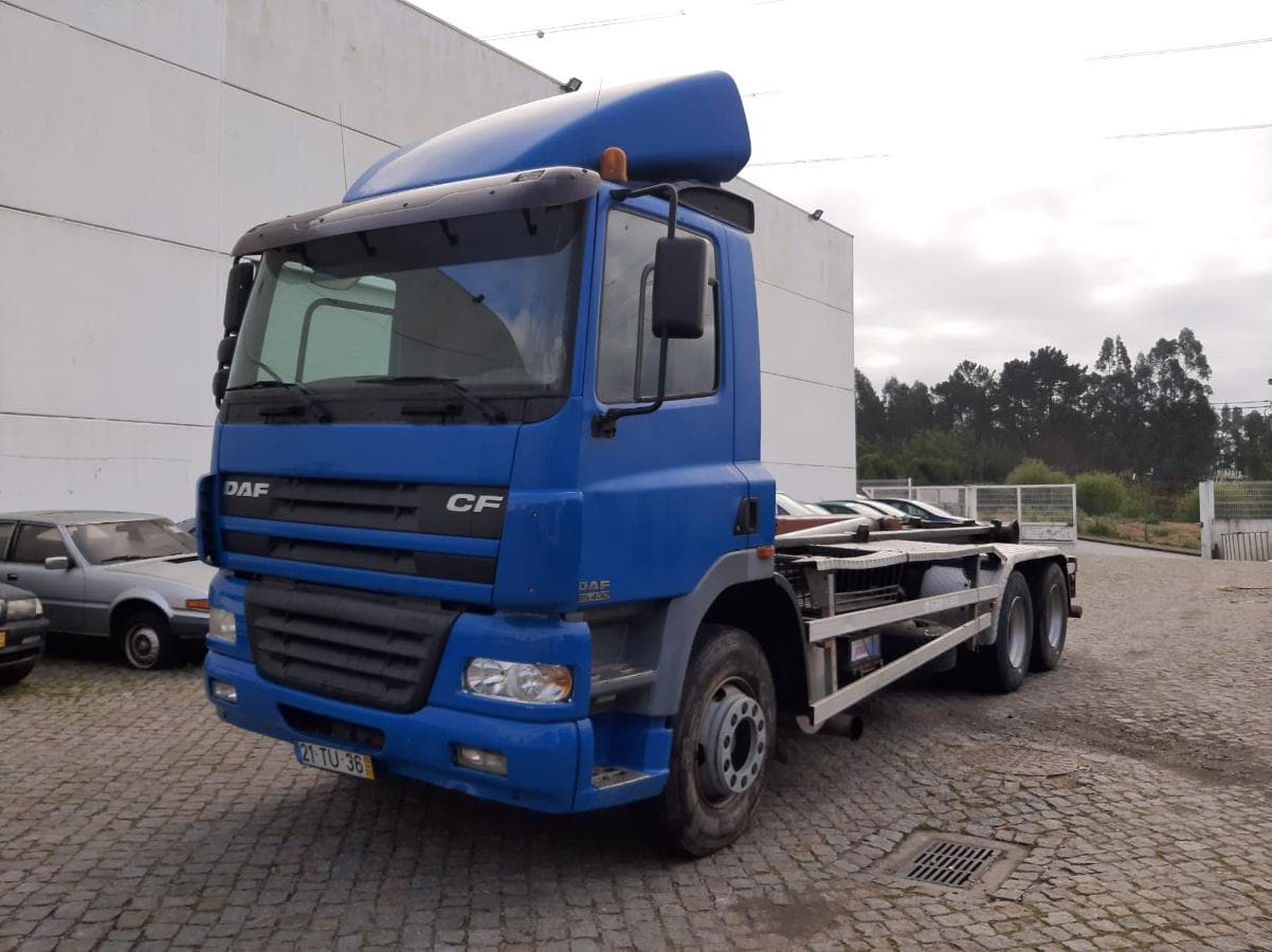 DAF CF Amplirool 6x2 · Ano 2003 — imagem 1