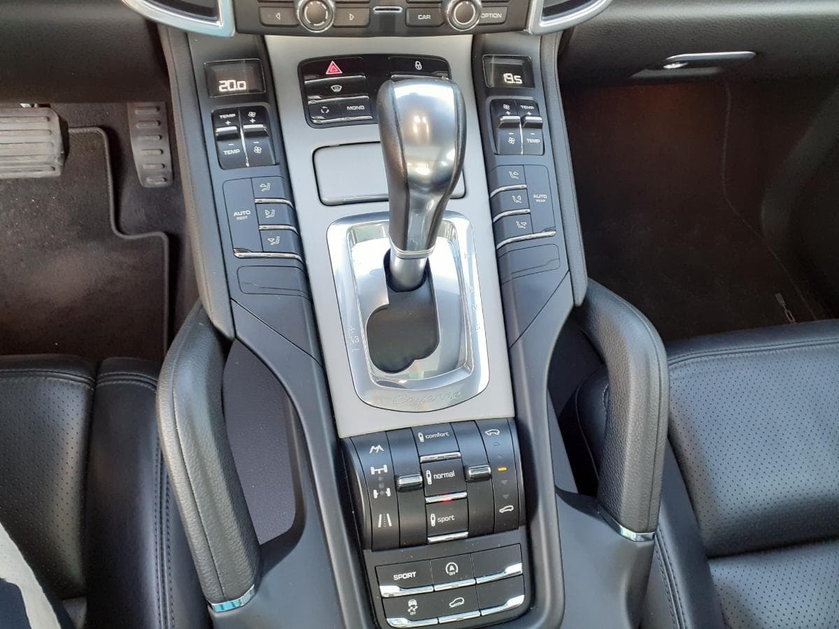 Porsche Cayenne 3.0 · Diesel · Ano 2012 — image 12