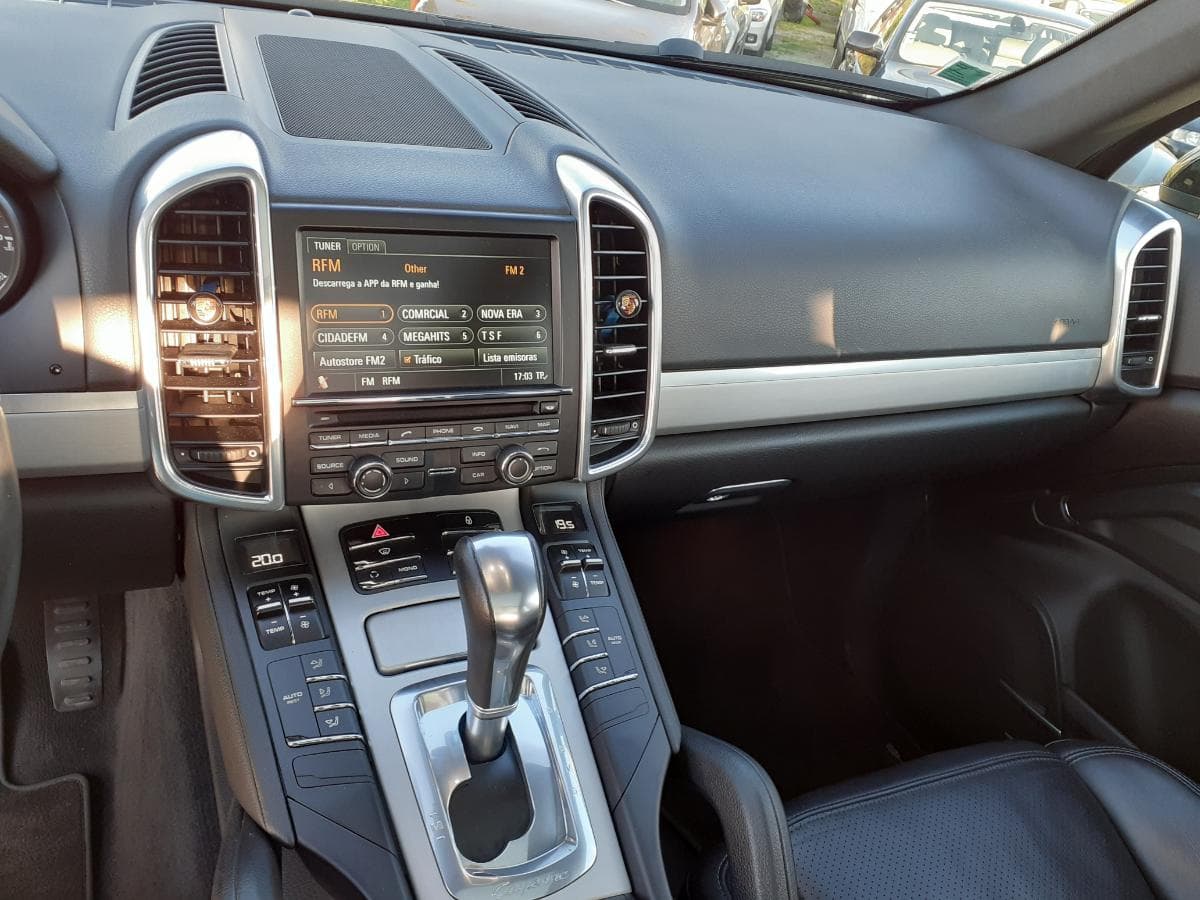 Porsche Cayenne 3.0 · Diesel · Ano 2012 — image 14