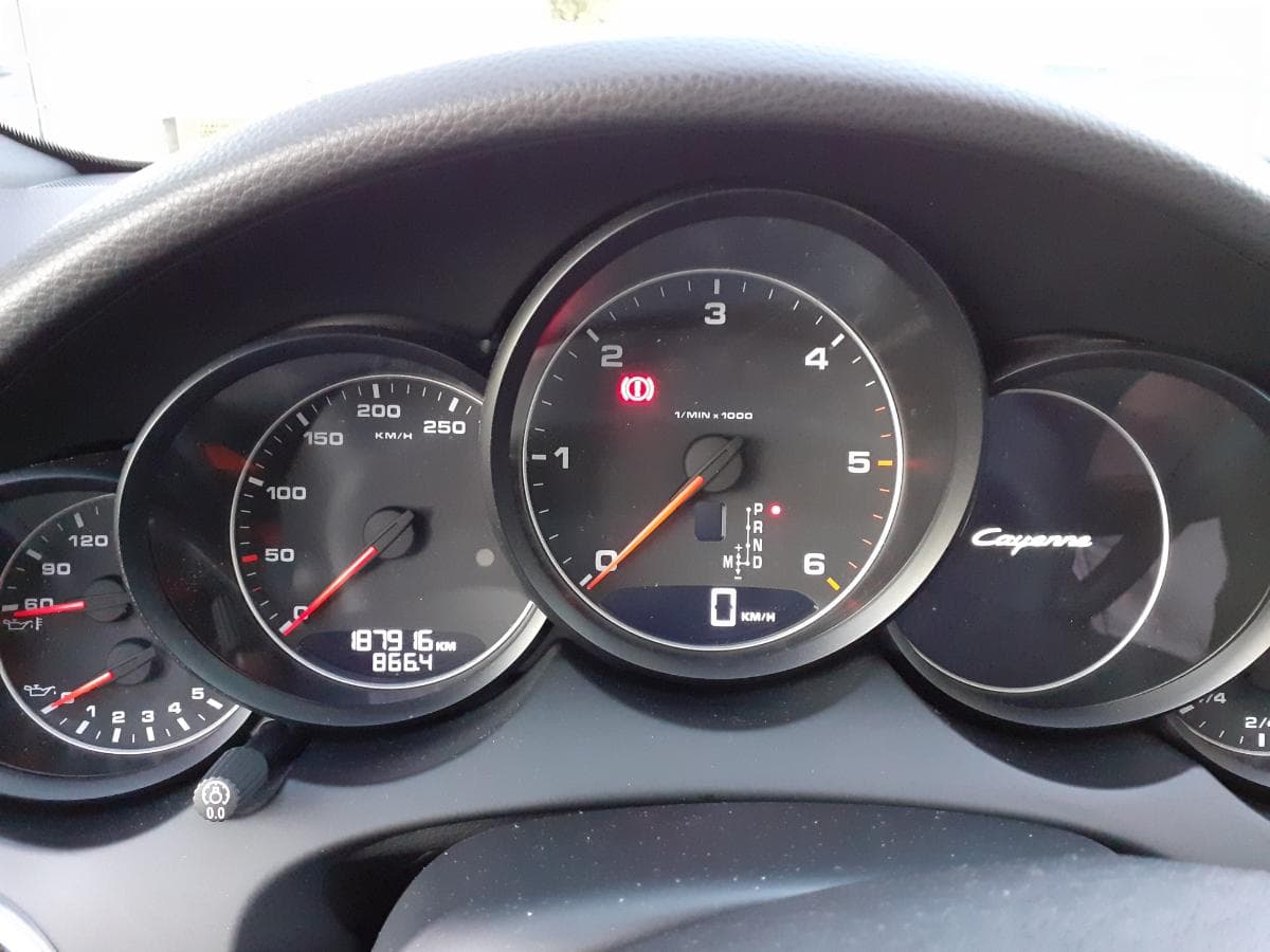 Porsche Cayenne 3.0 · Diesel · Ano 2012 — image 17