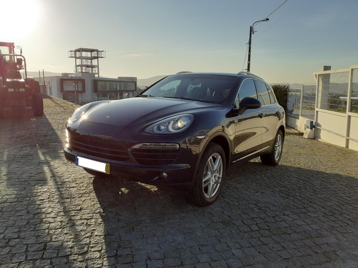 Porsche Cayenne 3.0 · Diesel · Ano 2012 — image 1