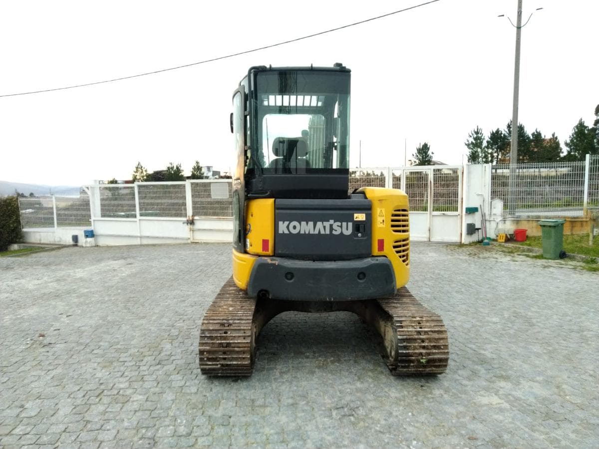 Mini Giratória Komatsu — imagem 5