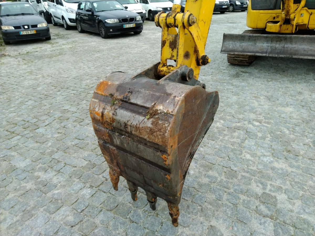 Mini Giratória Komatsu — imagem 7