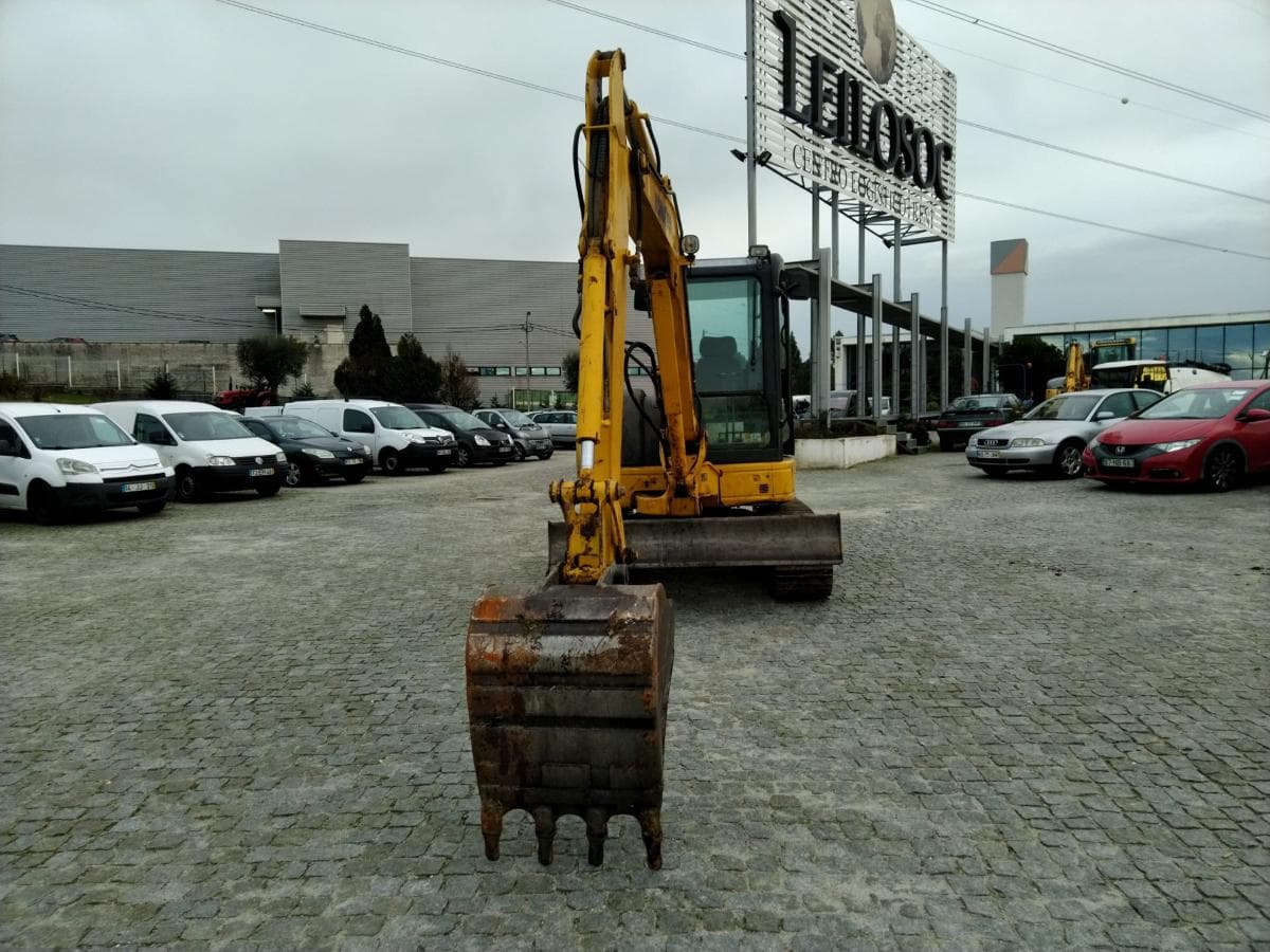 Mini Giratória Komatsu — imagem 2