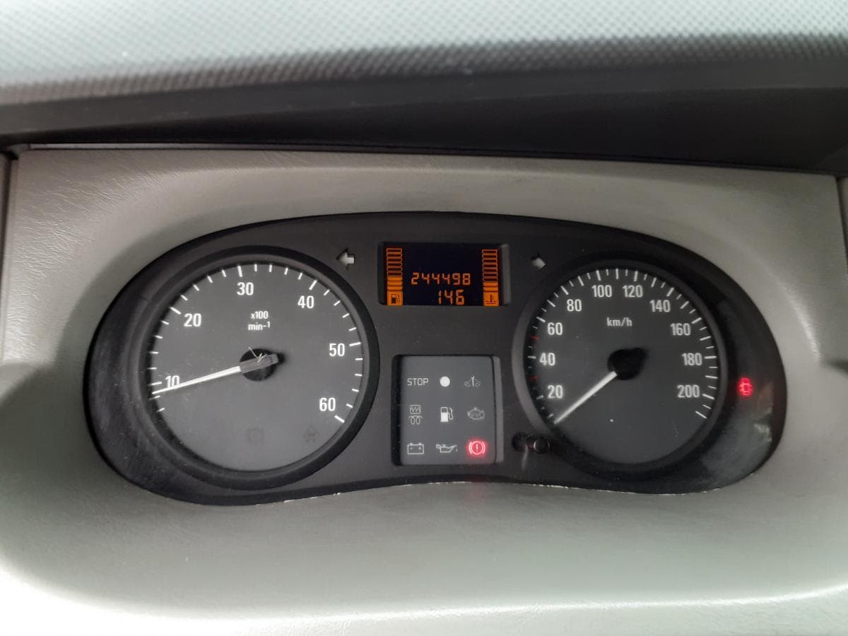 Opel Vivaro · Ano 2005 — imagen 11