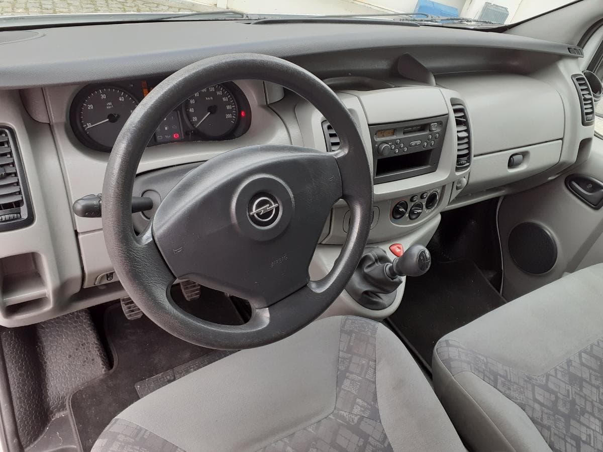 Opel Vivaro · Ano 2005 — imagen 10