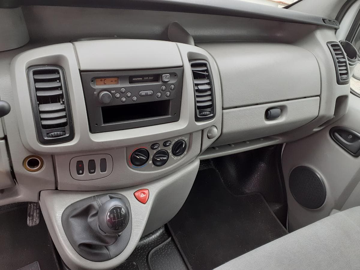 Opel Vivaro · Ano 2005 — imagen 12