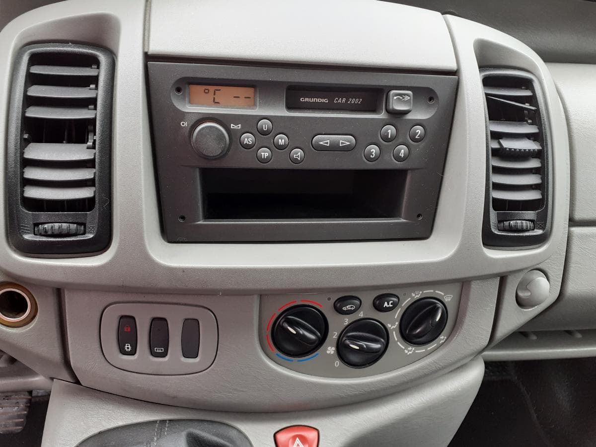 Opel Vivaro · Ano 2005 — imagen 13