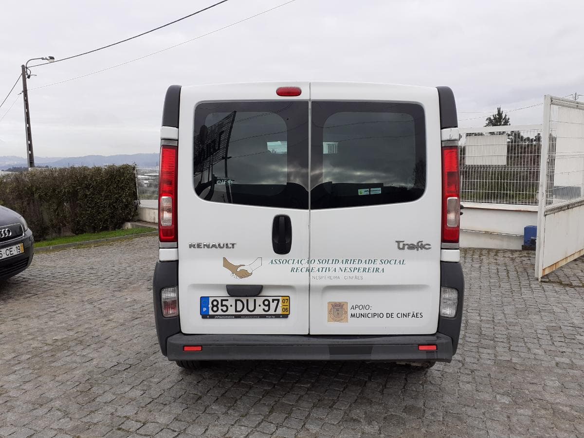 Renault Trafic 2.0 DCI · Ano 2007 — imagen 5
