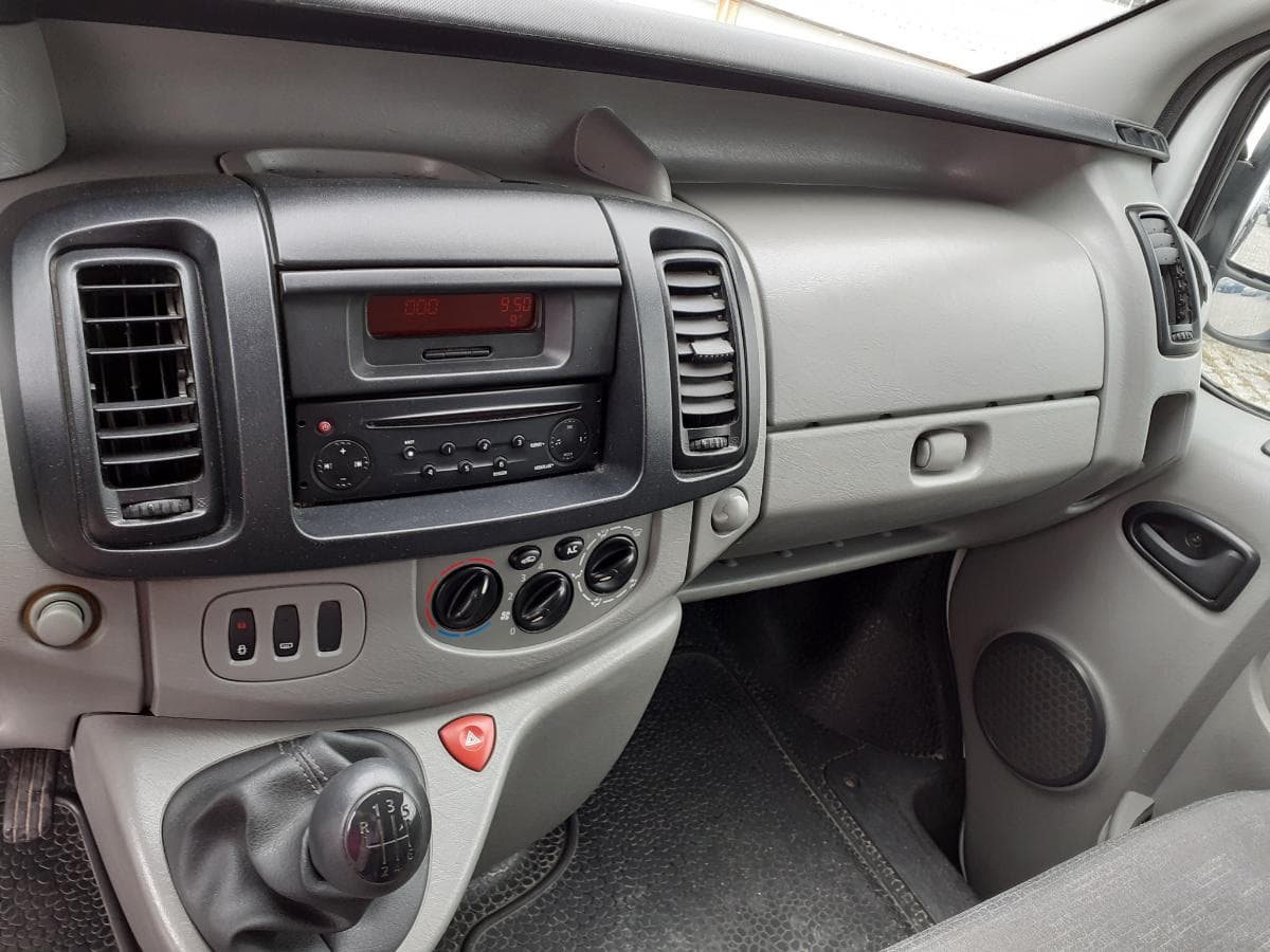 Renault Trafic 2.0 DCI · Ano 2007 — imagen 13