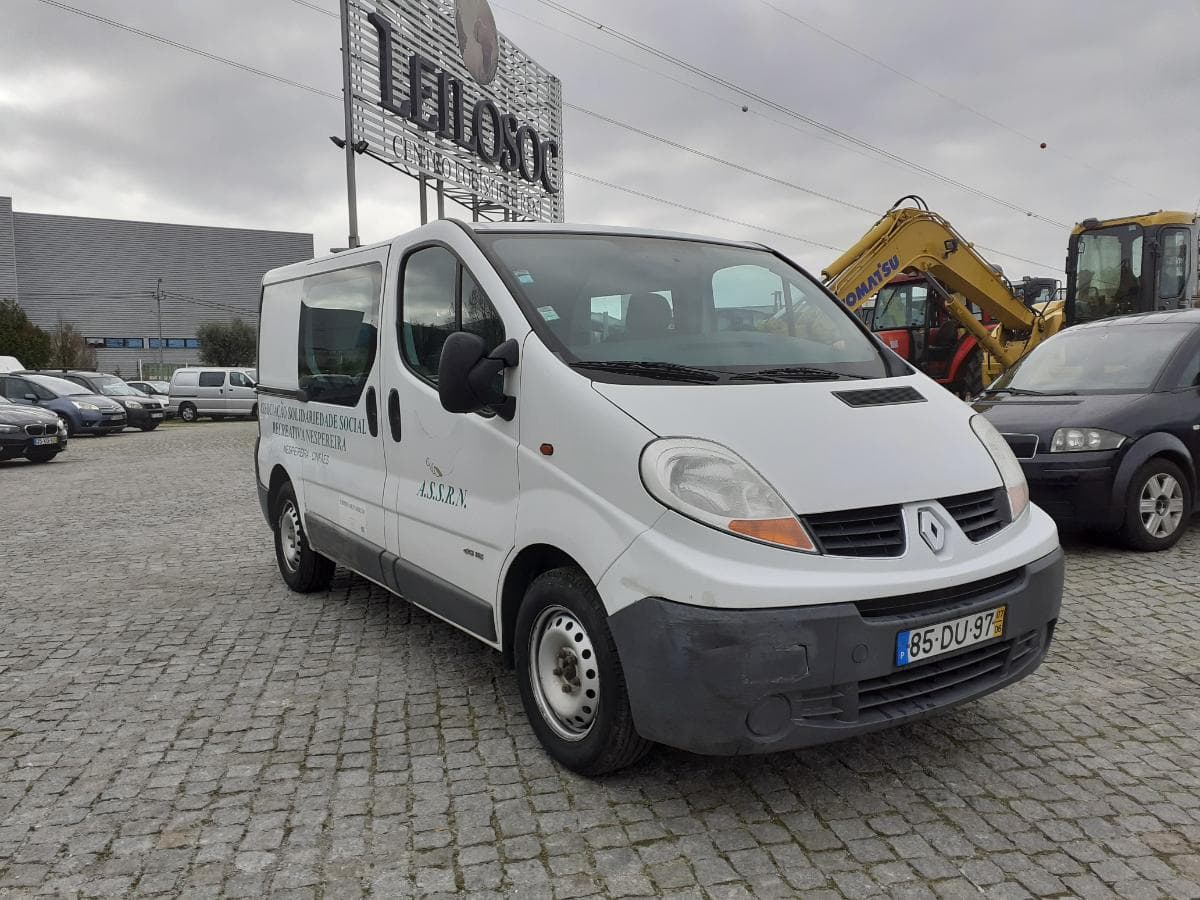 Renault Trafic 2.0 DCI · Ano 2007 — imagen 1