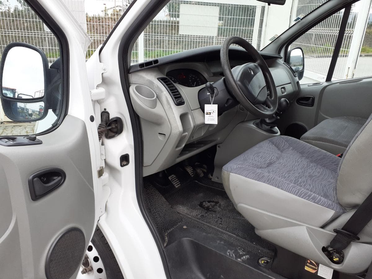 Renault Trafic 2.0 DCI · Ano 2007 — imagen 7
