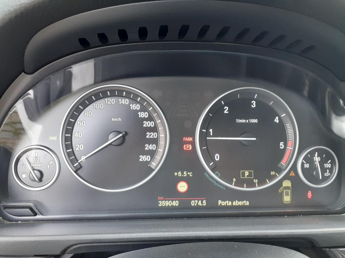 BMW 520 D · Ano 2010 — imagem 11