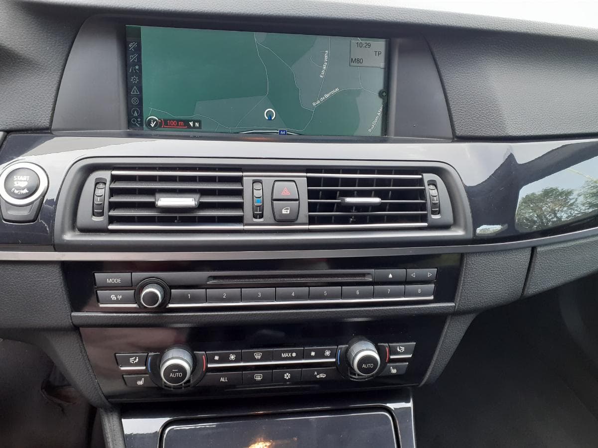 BMW 520 D · Ano 2010 — imagem 12
