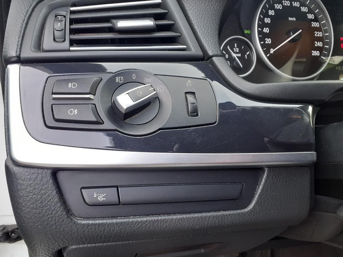 BMW 520 D · Ano 2010 — imagem 15