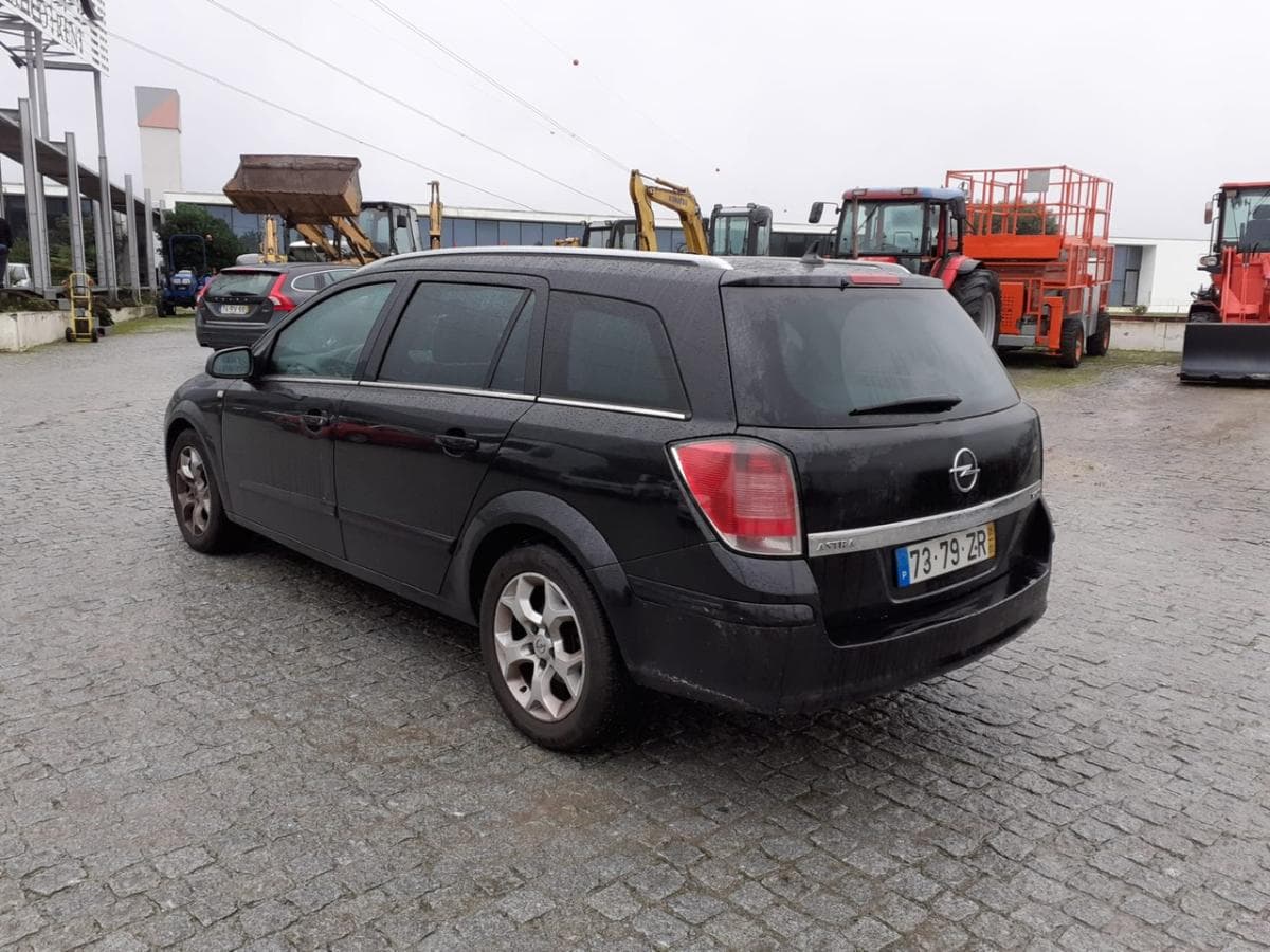 Opel Astra Caravan 1.7 CDTI — imagem 4