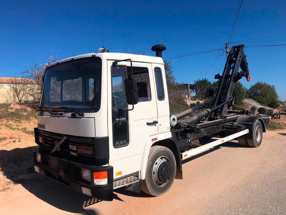 Camión Volvo FL6 Turbo Multilif — imagem 2