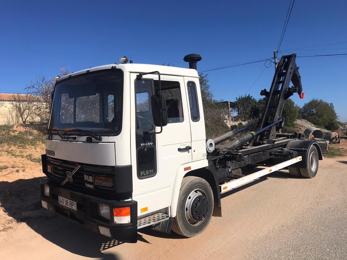 Camión Volvo FL6 Turbo Multilif — imagem 3
