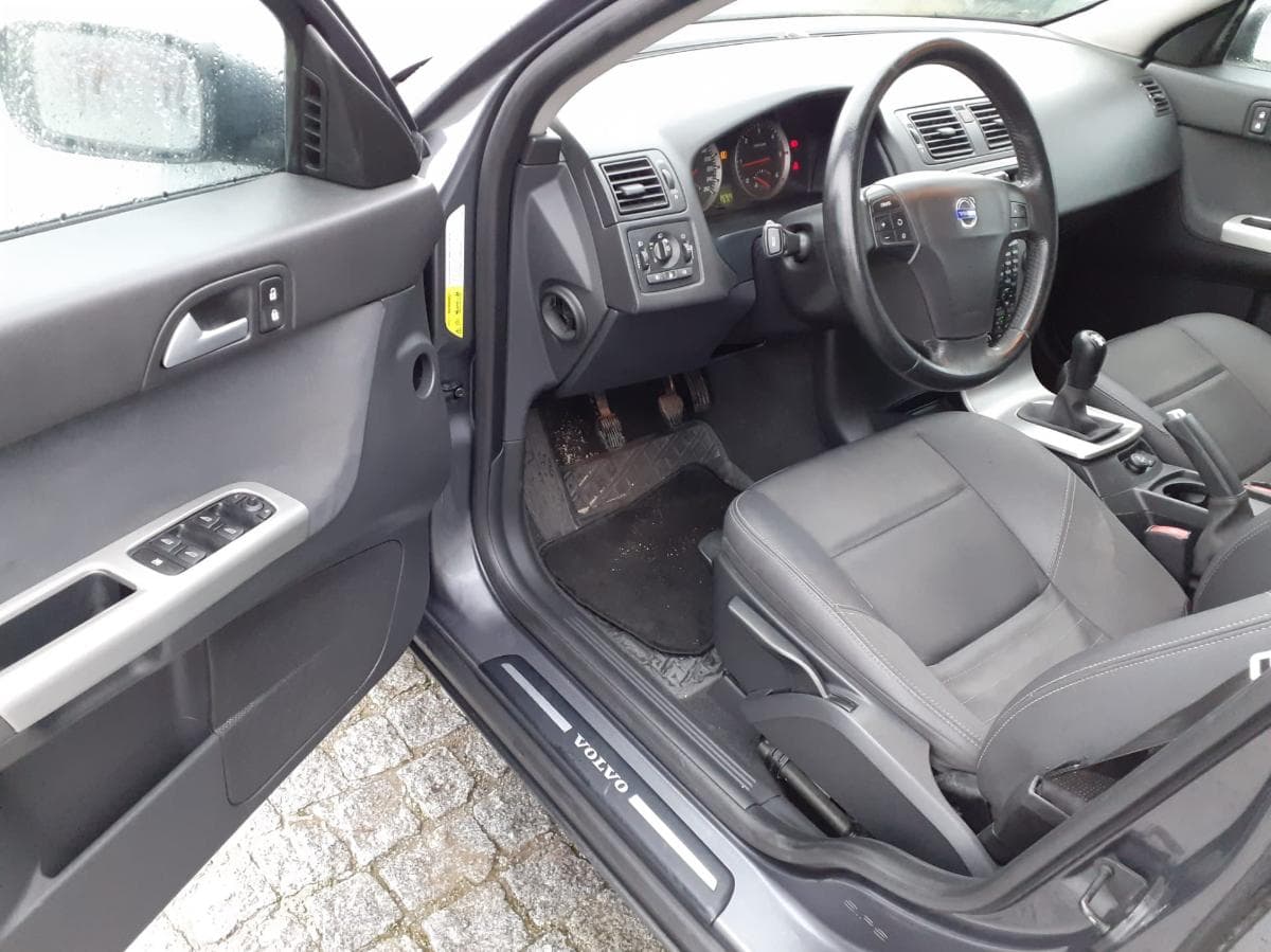 Volvo V50 — image 5