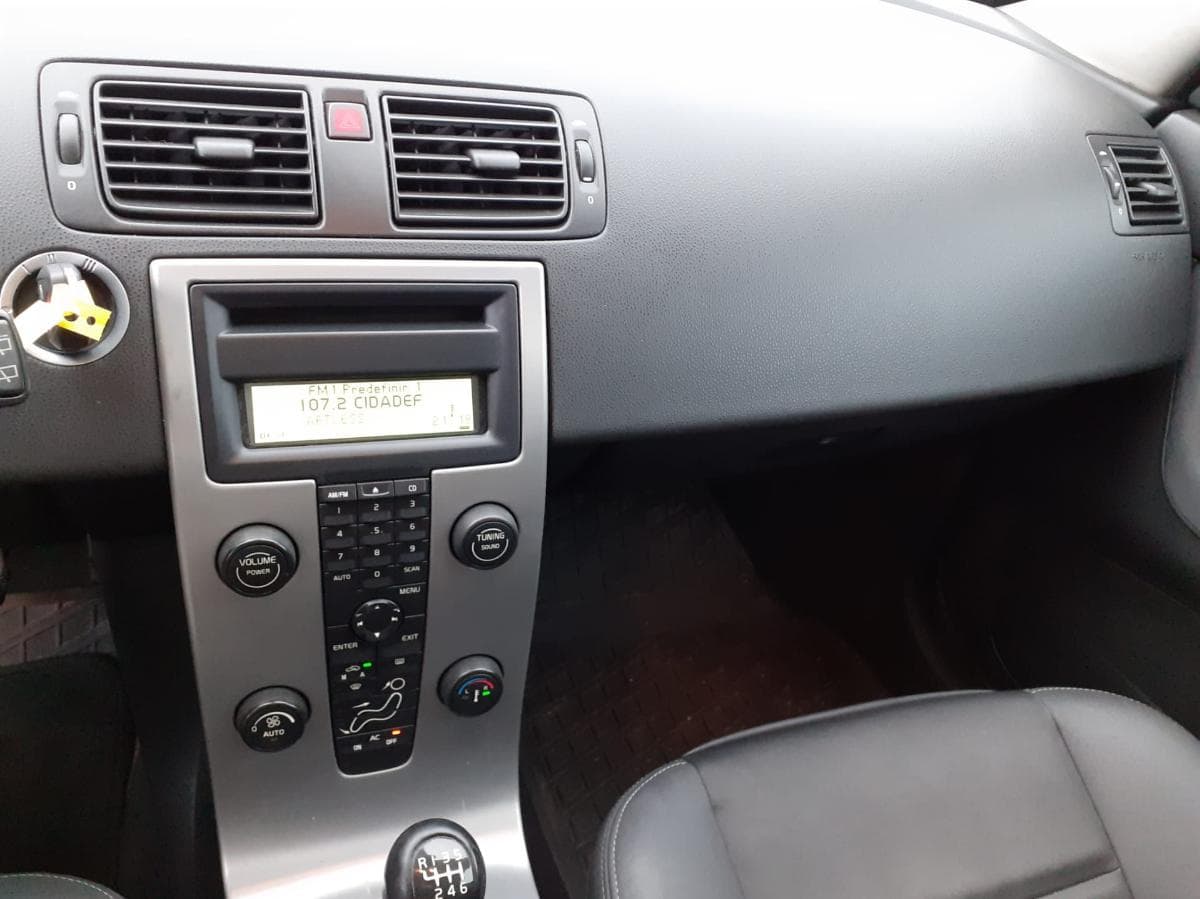 Volvo V50 — image 12