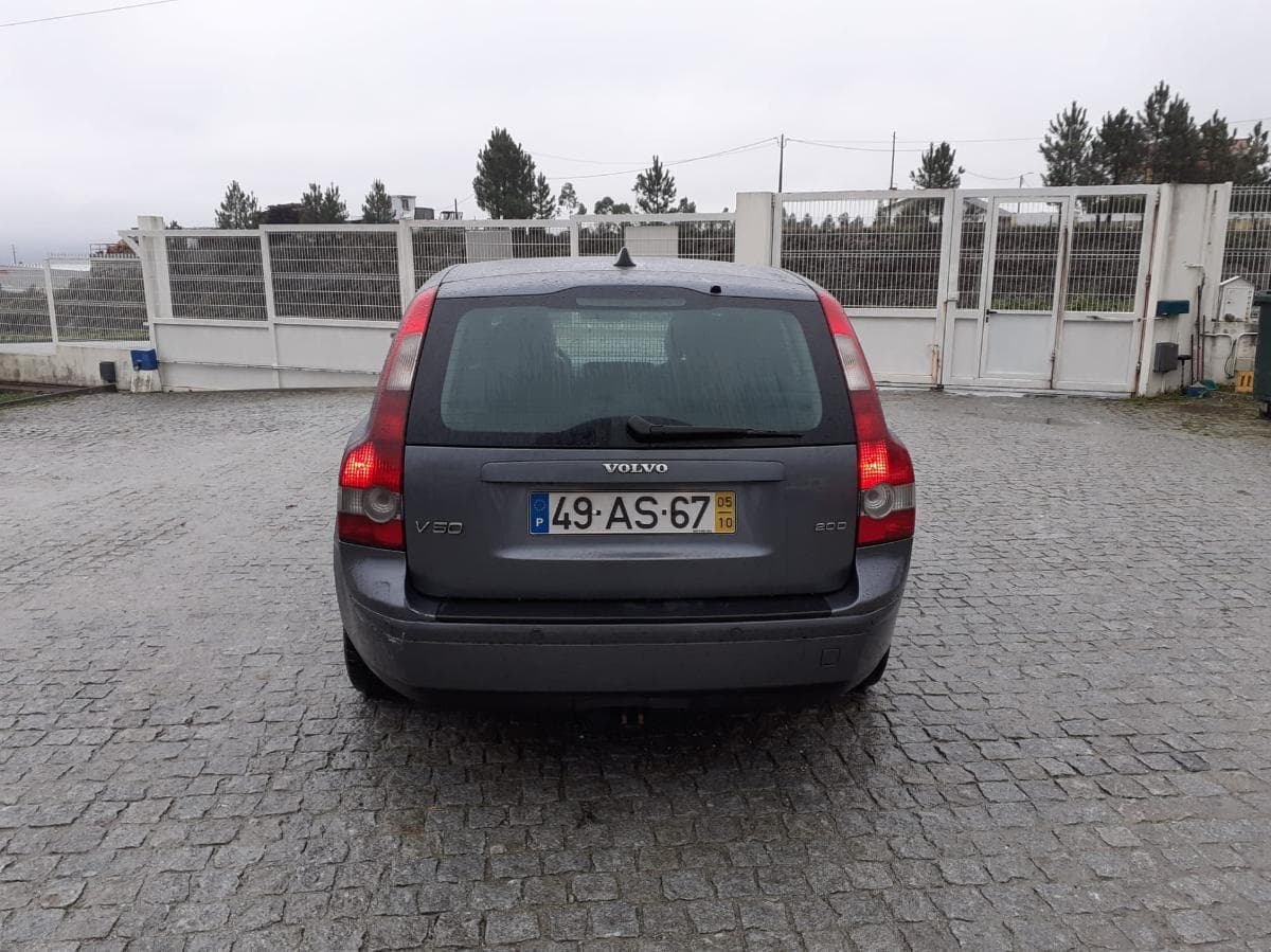 Volvo V50 — image 4