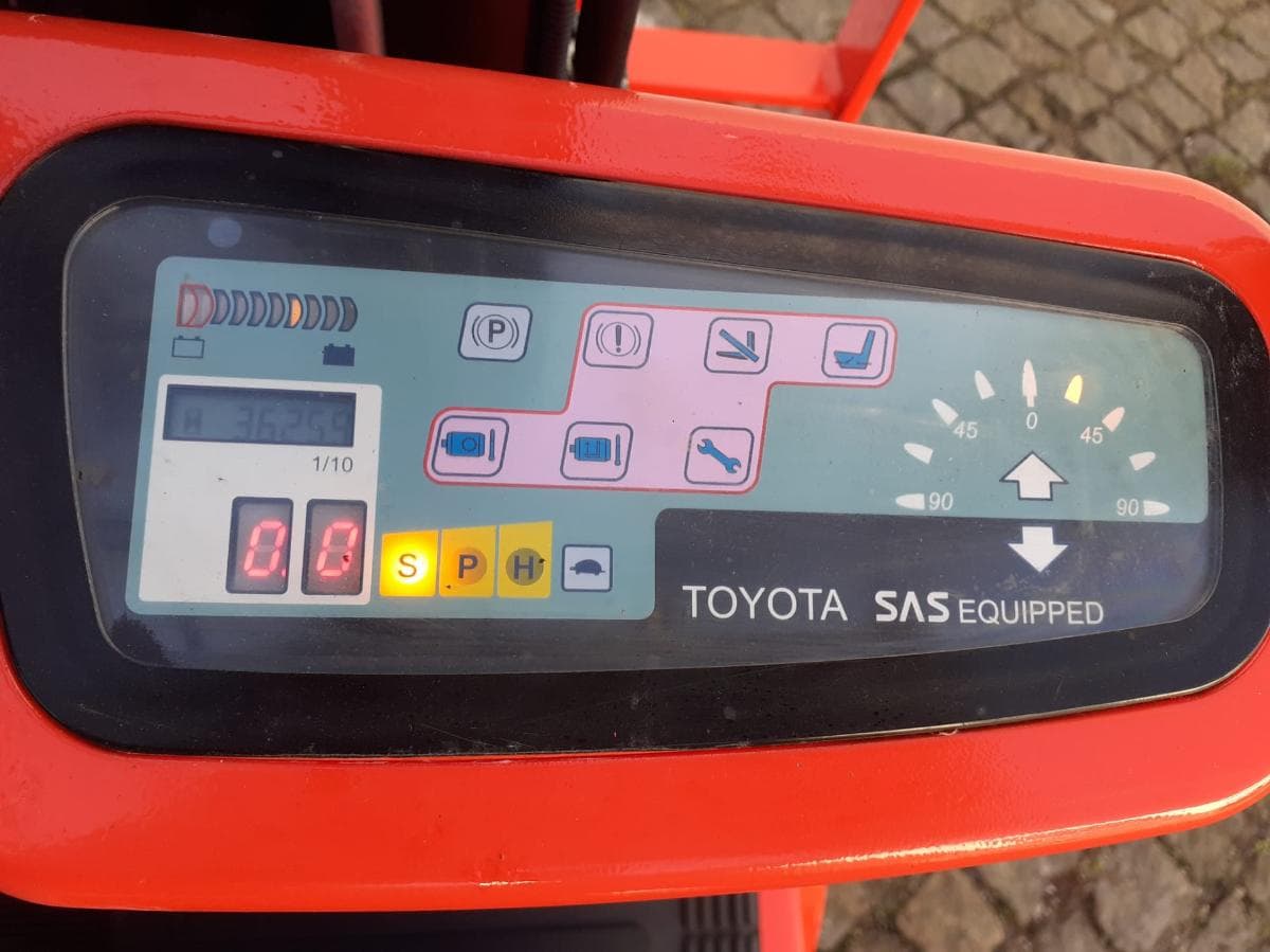 Empilhador Toyota Elétrico 1500kg — image 8