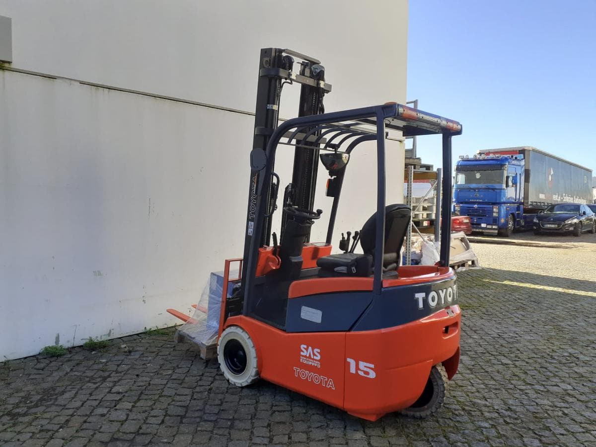 Empilhador Toyota Elétrico 1500kg — image 4