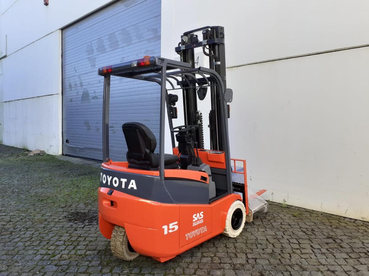 Empilhador Toyota Elétrico 1500kg — image 6