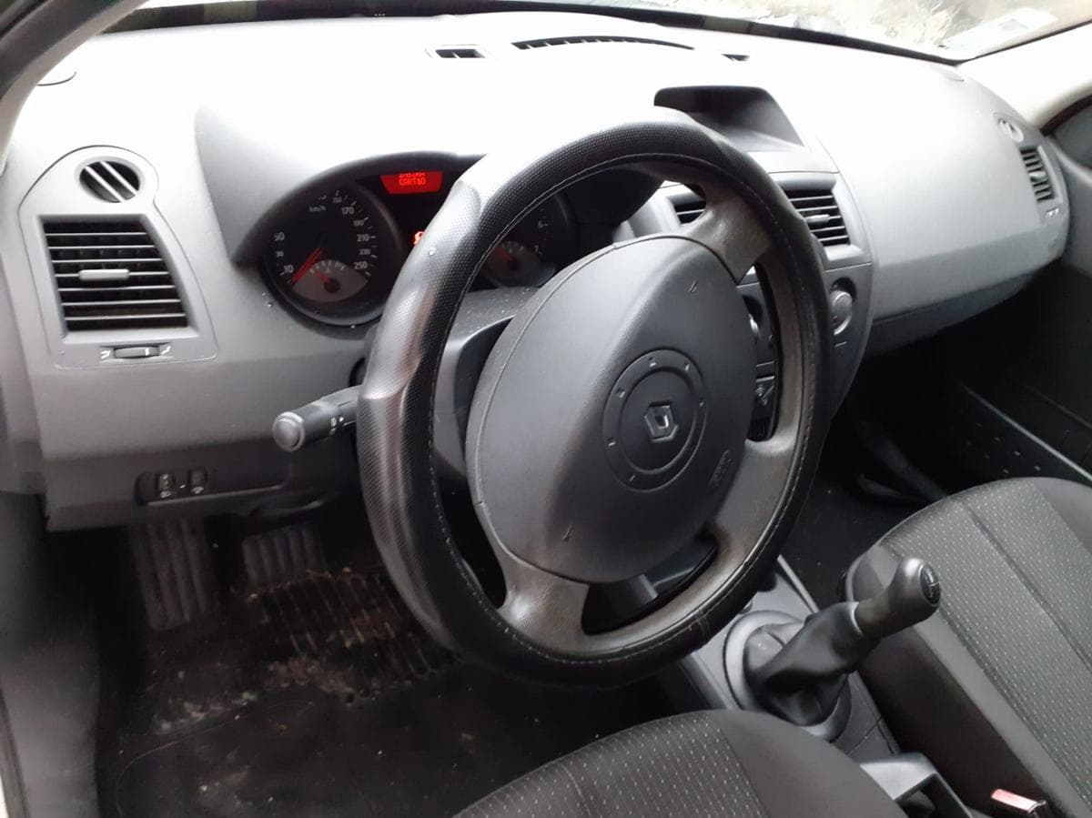 Renault Mégane 1.5 DCI · Ano 2003 — imagem 11