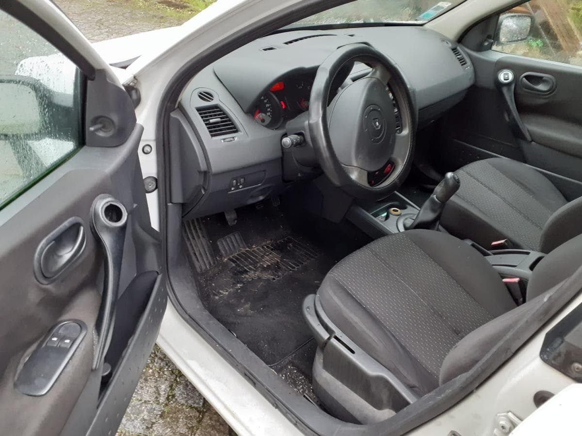 Renault Mégane 1.5 DCI · Ano 2003 — imagem 7