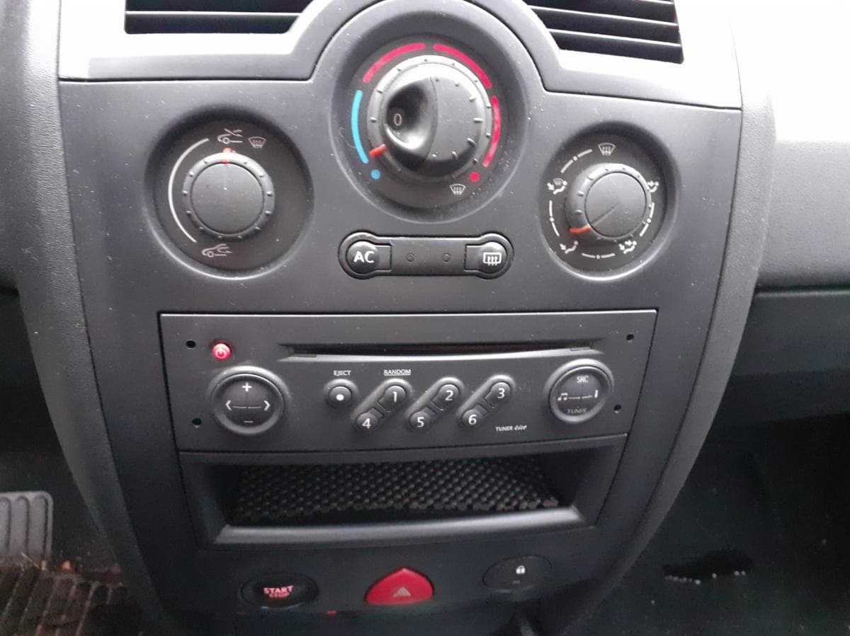 Renault Mégane 1.5 DCI · Ano 2003 — imagem 13