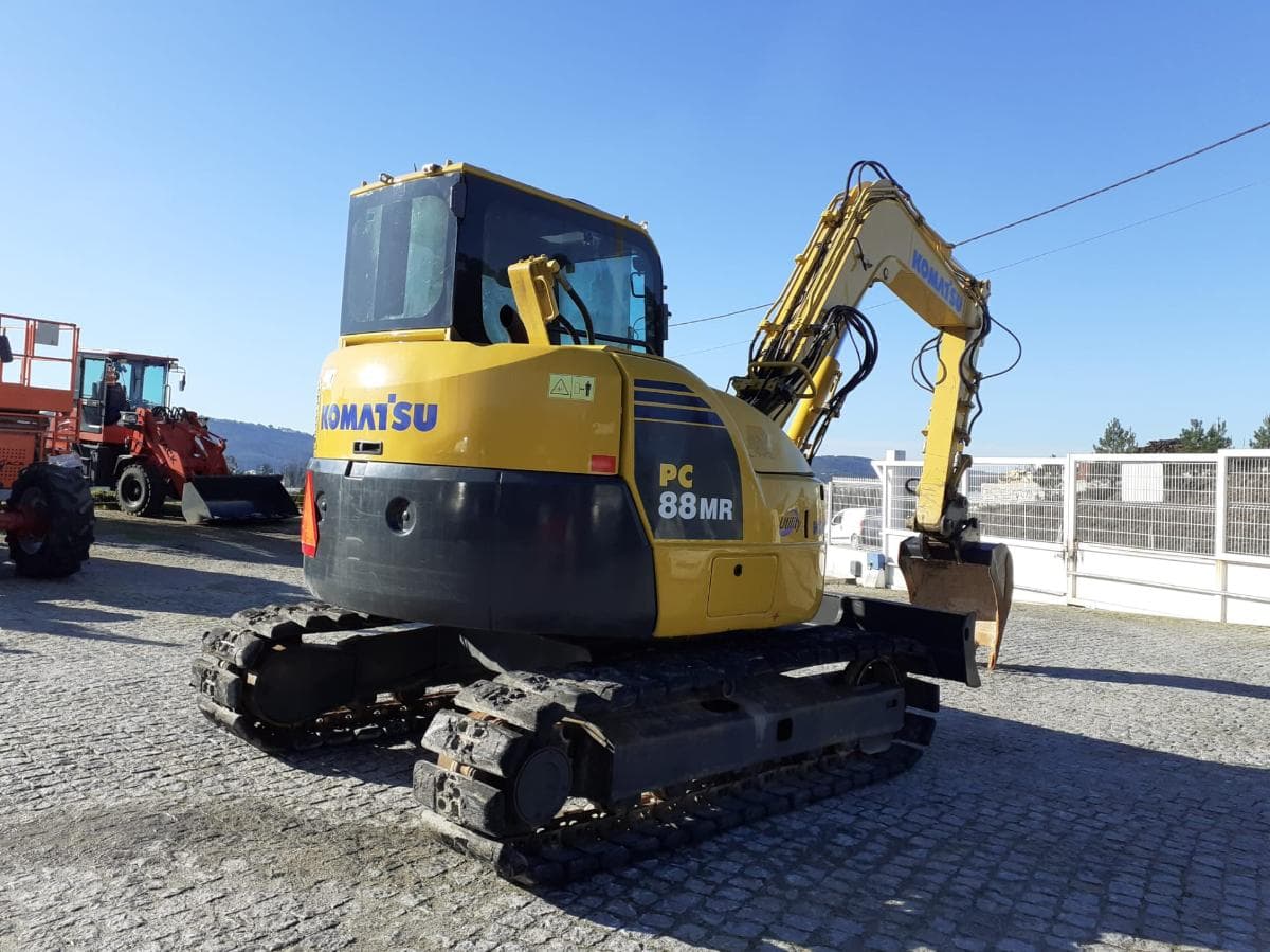 Mini giratória Komatsu PC88MR-8 · Ano 2008 — imagem 6