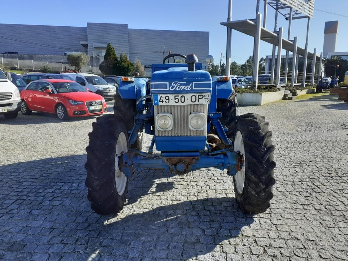 Trator Agrícola Ford · Ano 1983 — imagem 2