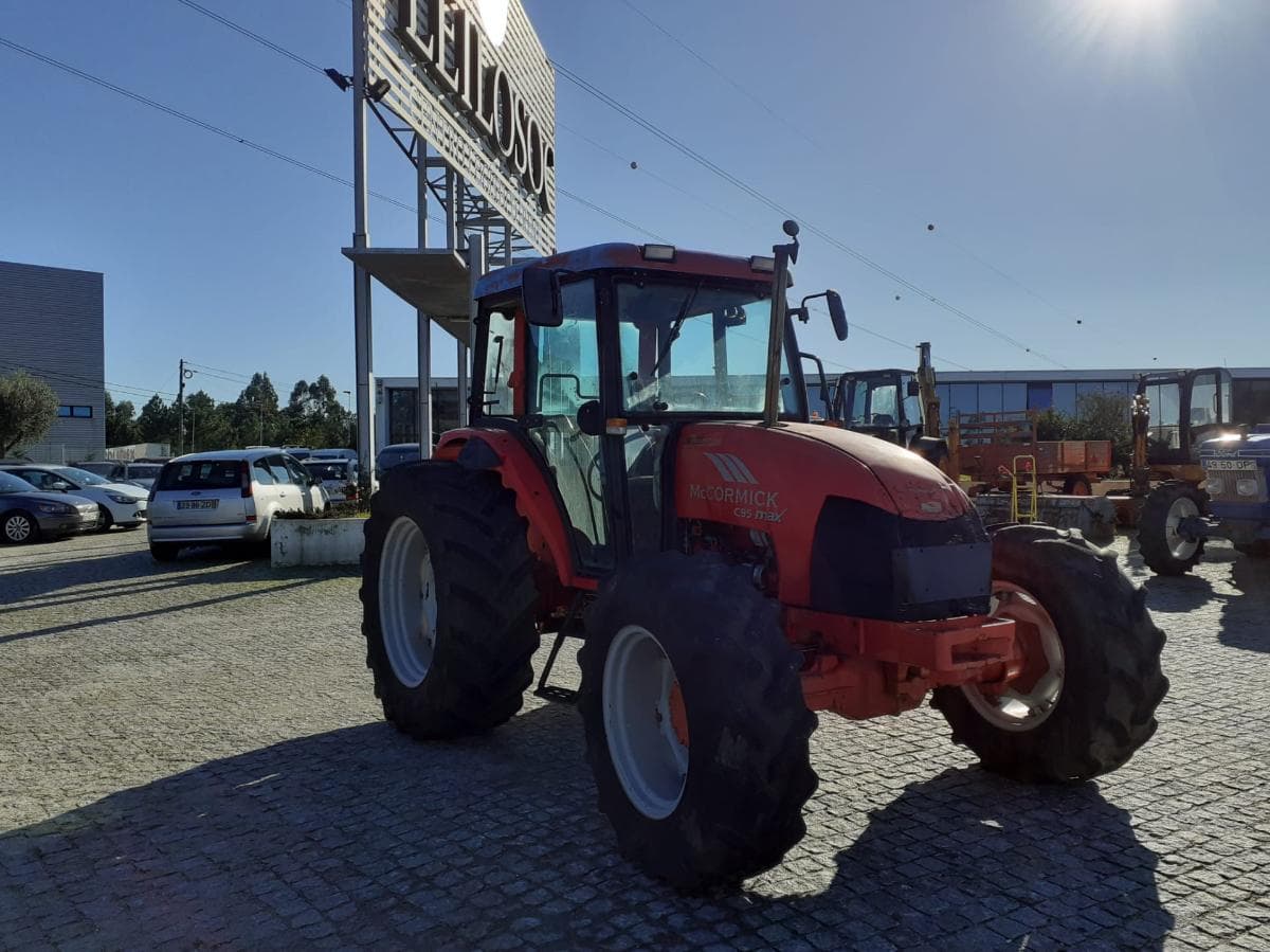 Trator agrícola McCormick · Ano 2005 — image 1