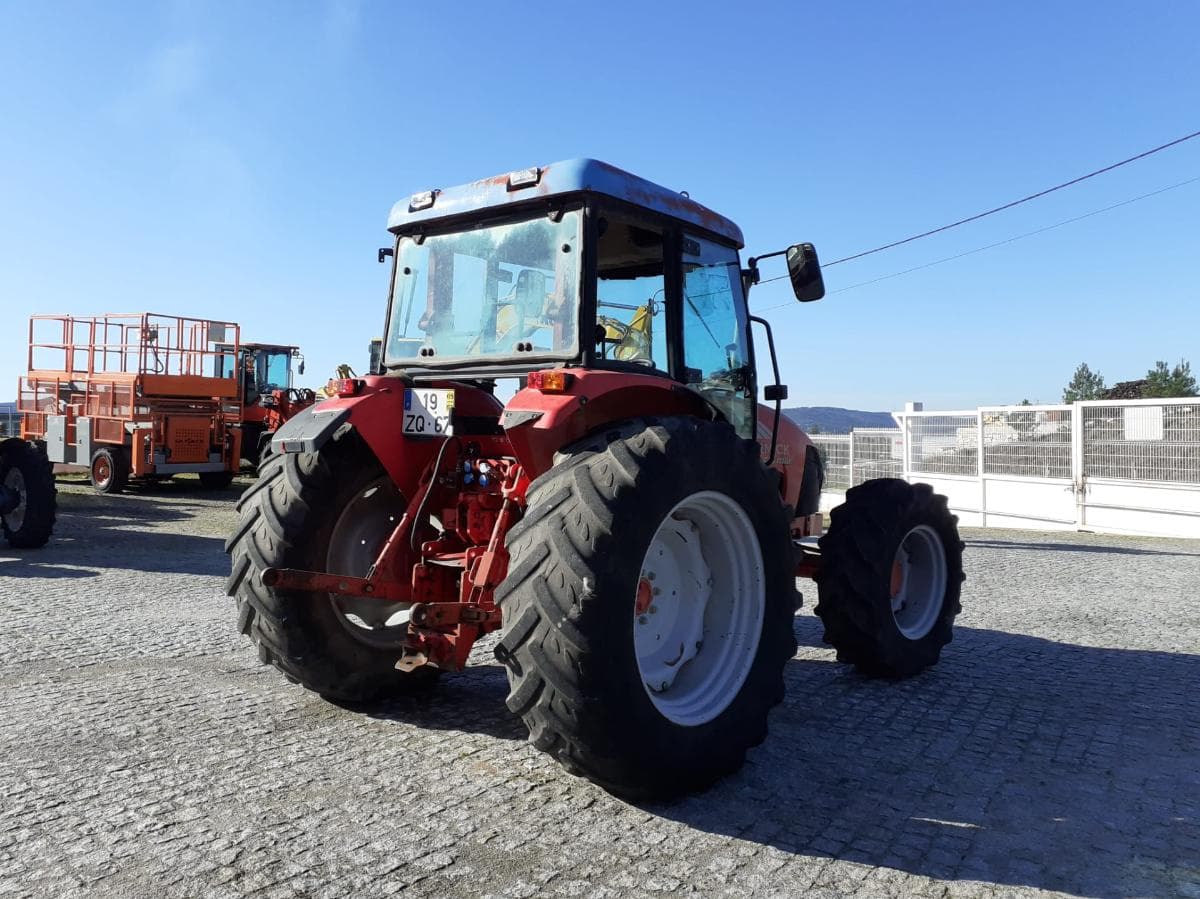 Trator agrícola McCormick · Ano 2005 — image 4