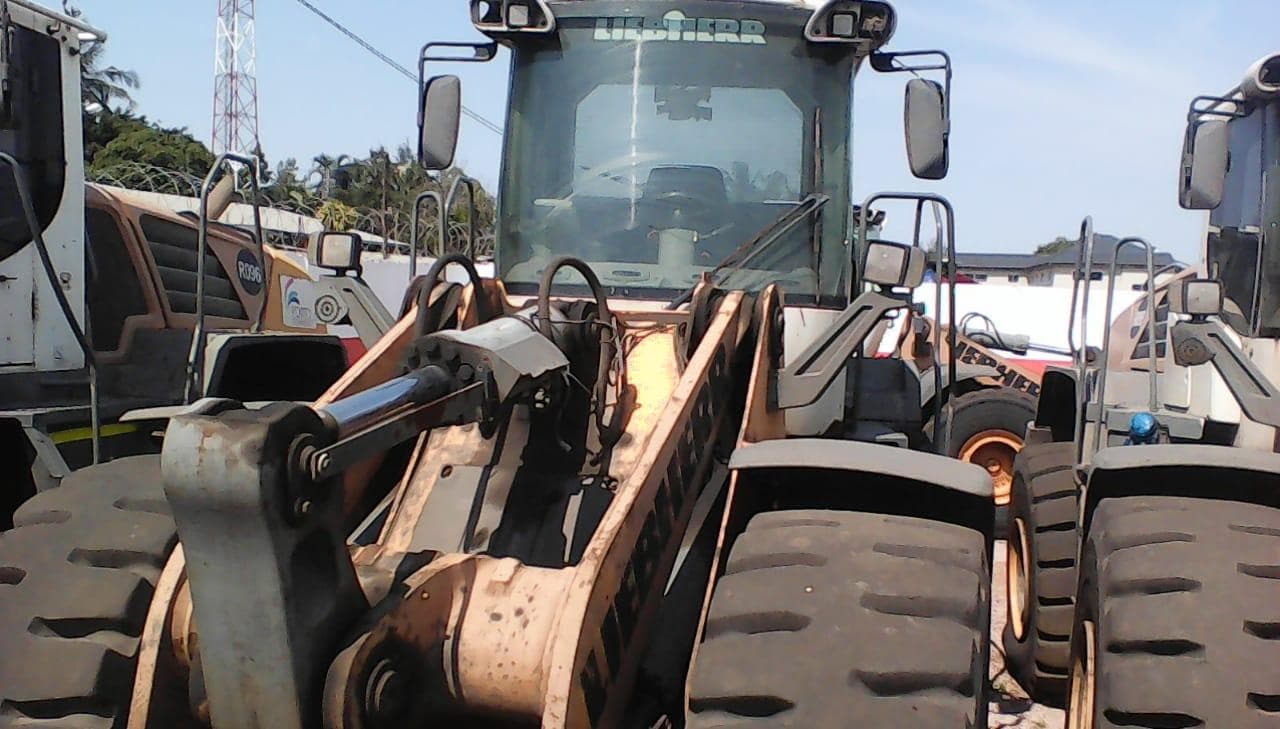 Pá Carregadora Liebherr L580 — imagem 2