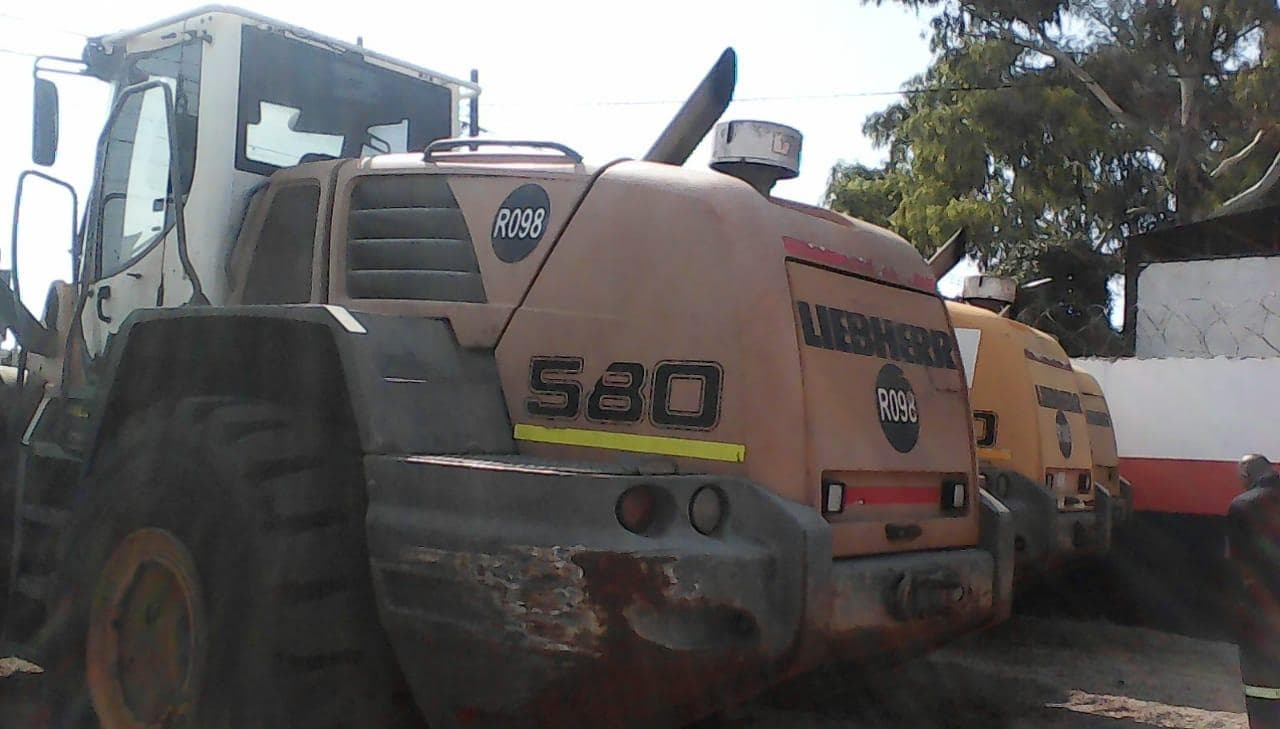 Pá Carregadora Liebherr L580 — imagem 3