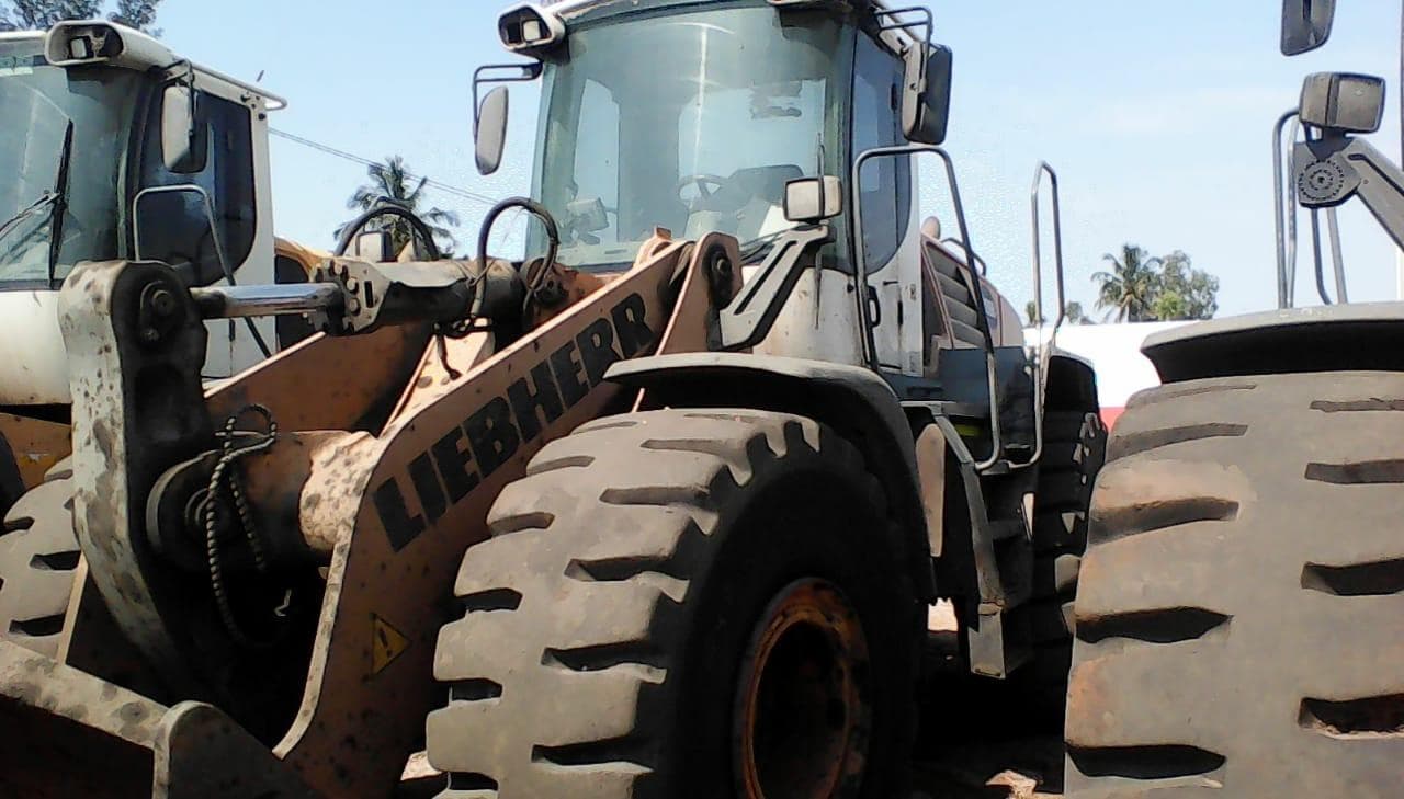 Pá Carregadora Liebherr L580 — imagem 4