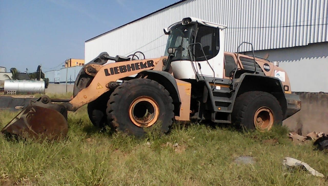 Pá Carregadora Liebherr L580 — imagen 1