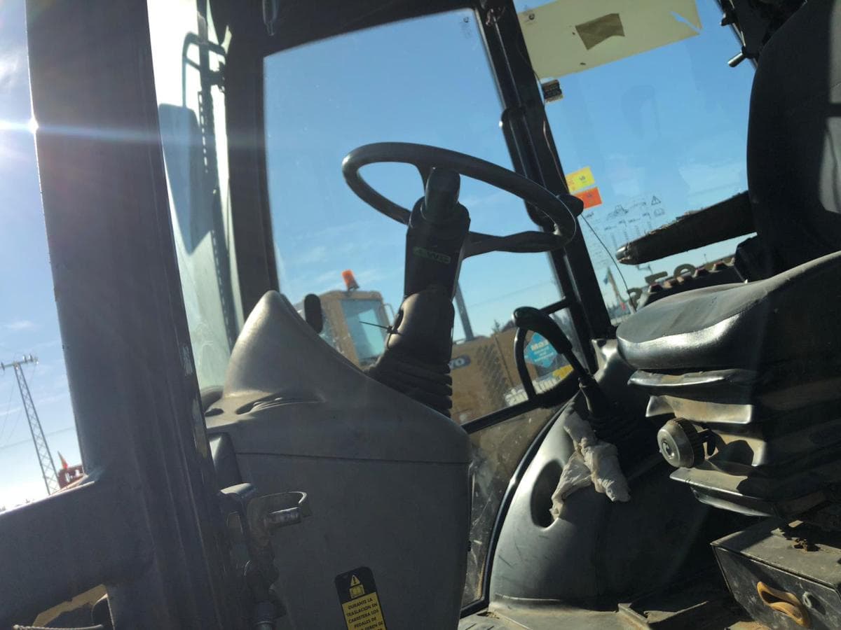 Mixta retroescavadora Komatsu W97S — imagem 7