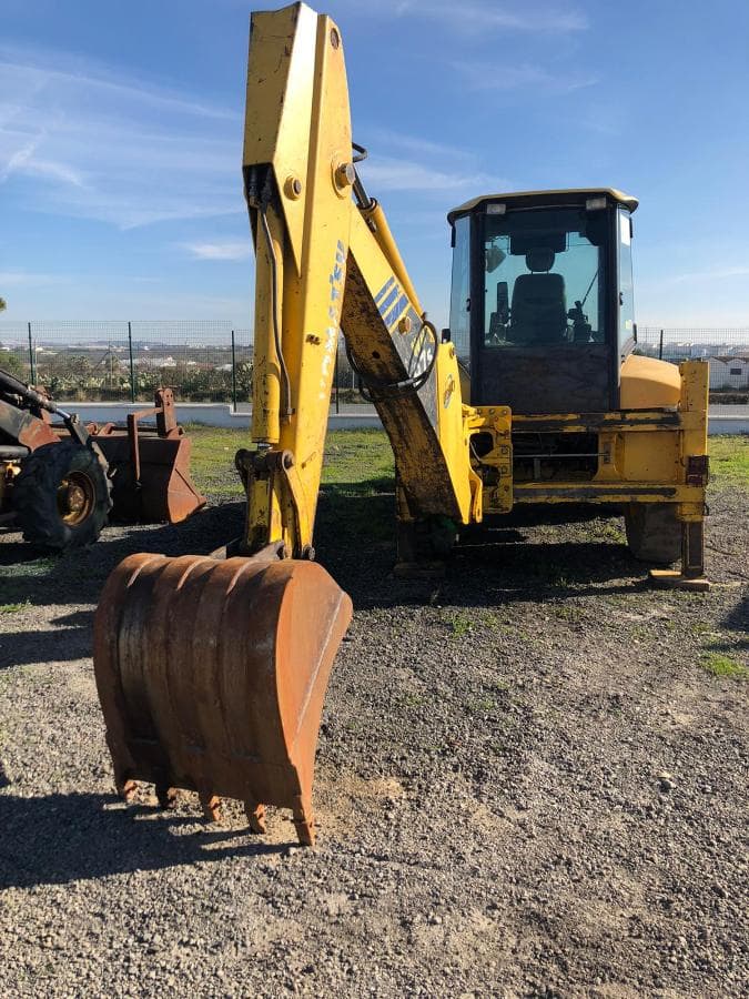 Mixta retroescavadora Komatsu W97S — imagem 2