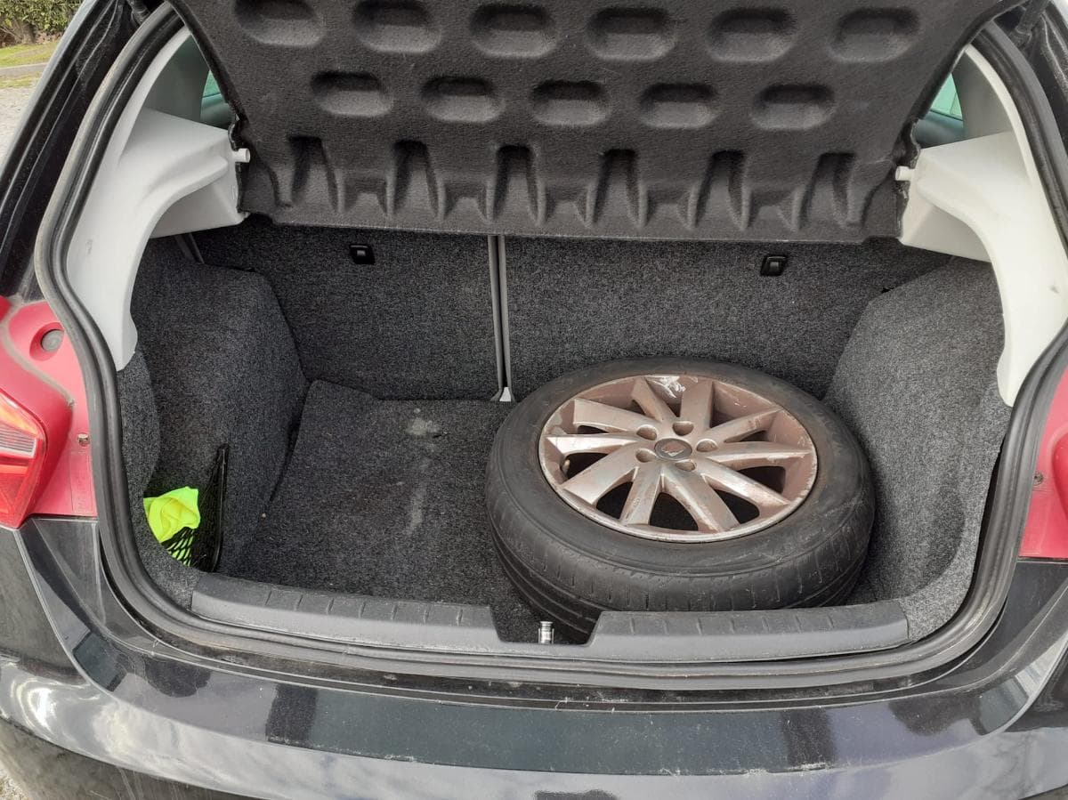 Seat Ibiza 1.2 TDI · Ano 2012 — imagem 16