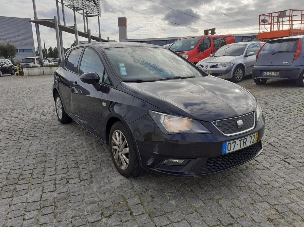 Seat Ibiza 1.2 TDI · Ano 2012 — imagem 1